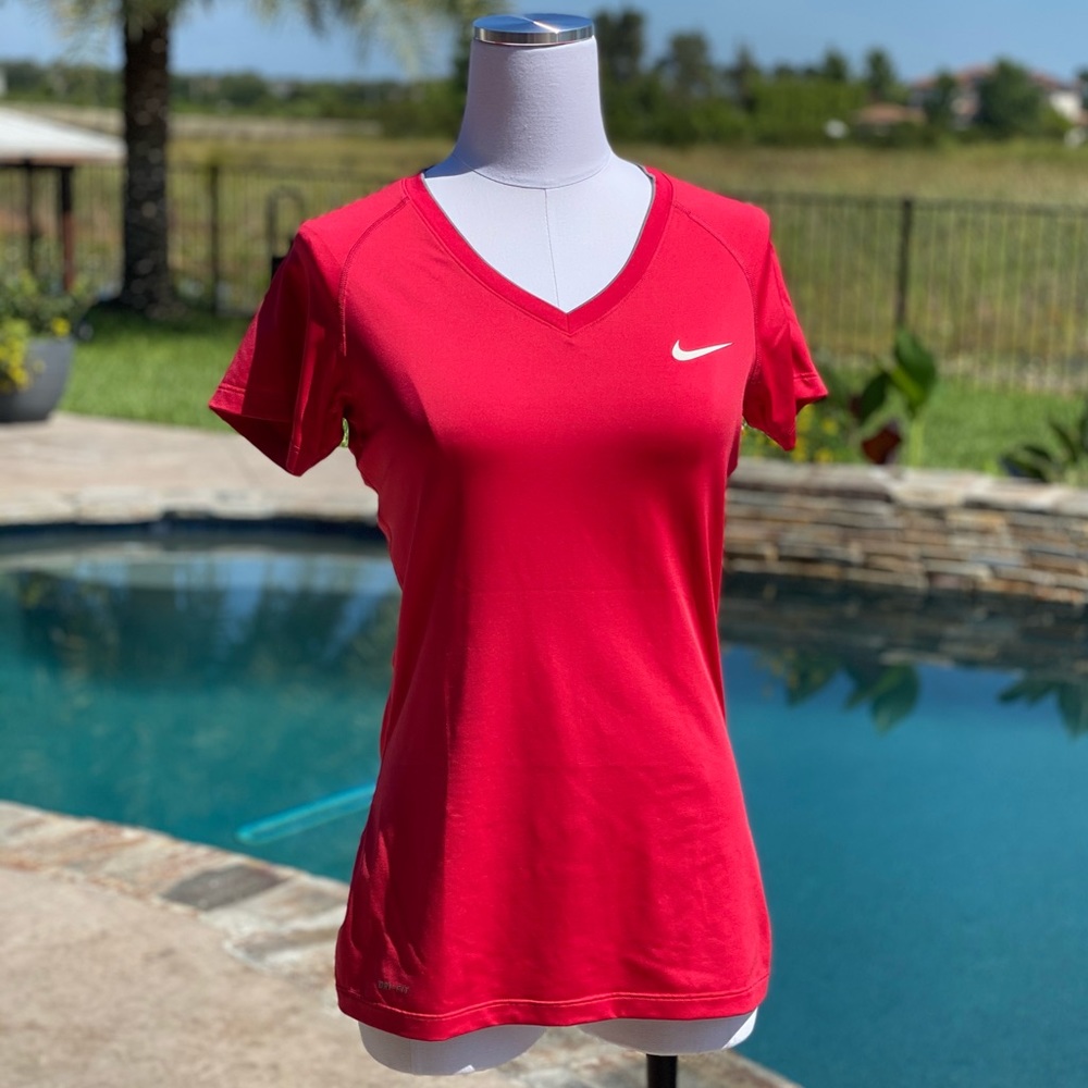 NIKE PRO FITTED Red V Neck Top Size M